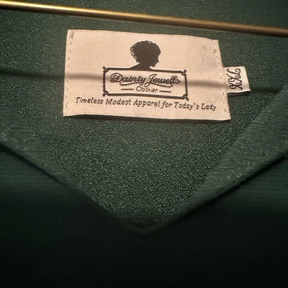 Dainty Jewell’s Dress - Picture 2 of 3